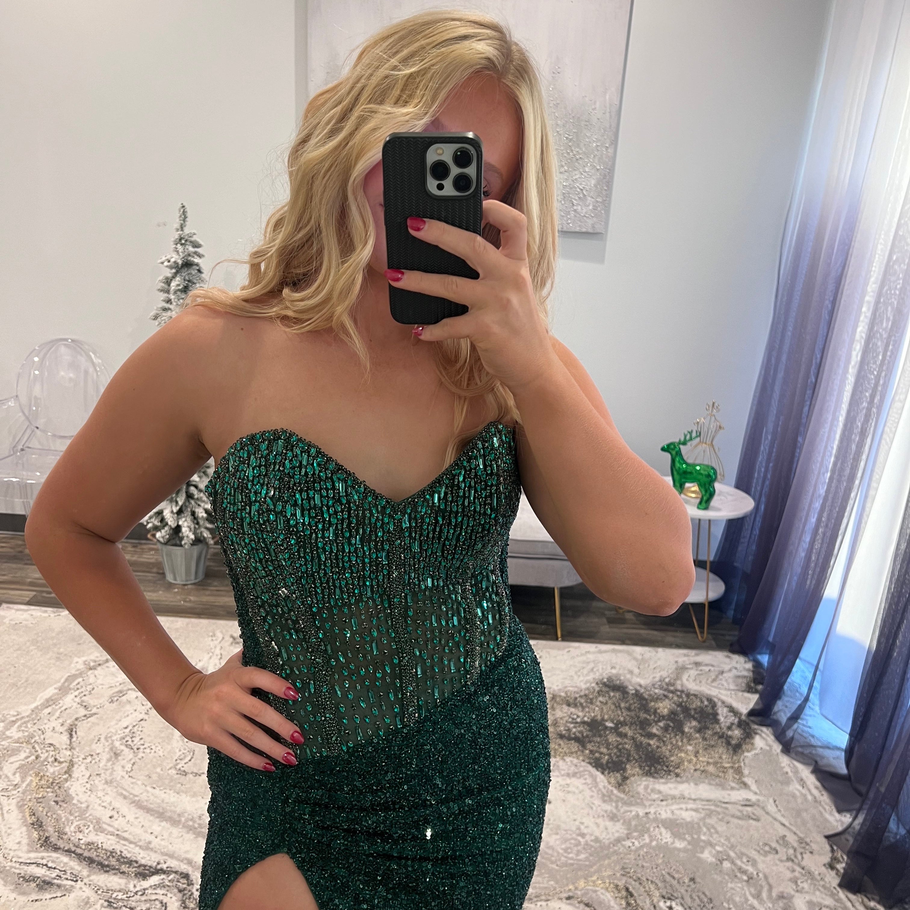 JoycesTPR Portia and Scarlett PS24850C Emerald Close Up