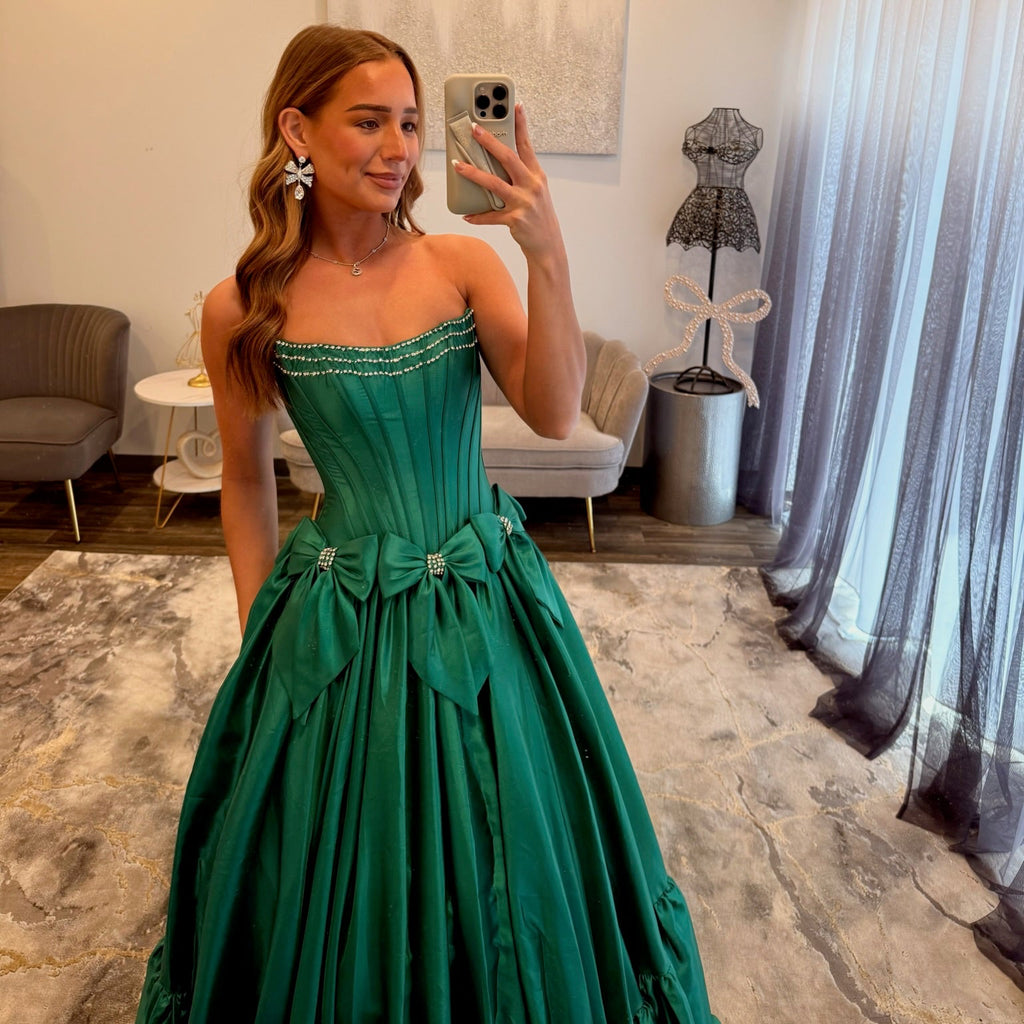 JoycesTPR Sherri Hill 56958 Emerald Bow Prom Dress Close Up