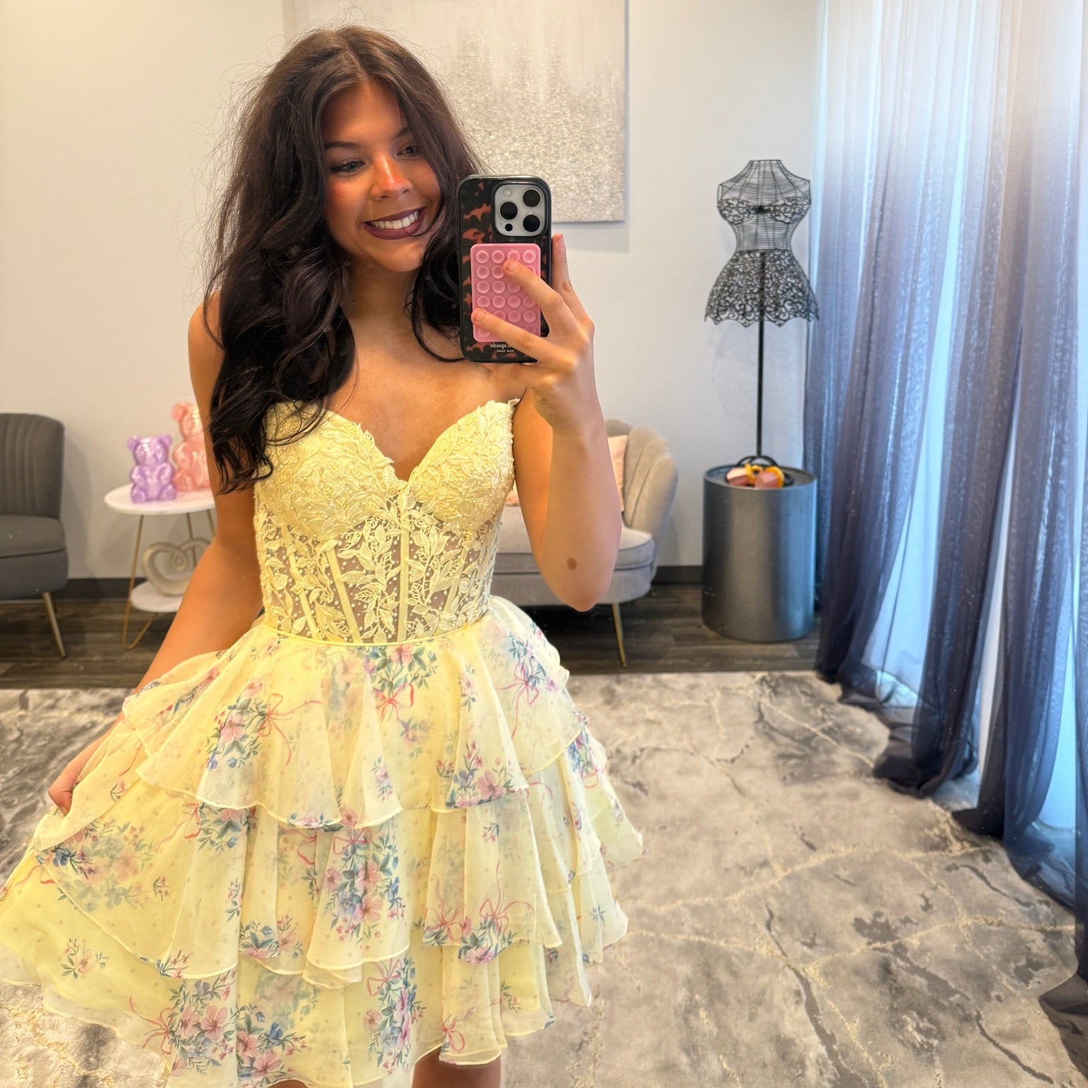 JoycesTPR Sherri Hill 580%8 Yellow Print Close 